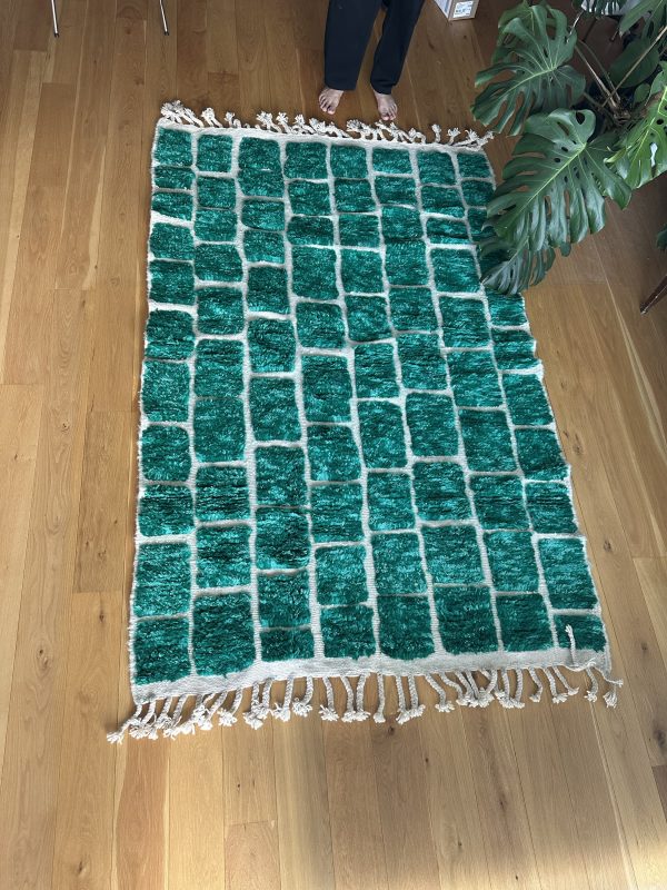 Vibrant Green Beni Ourain Rug - 2.5x1.5m, Unique Moroccan Design for Modern Spaces - Image 3