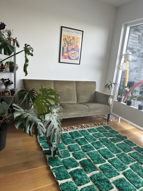 Vibrant Green Beni Ourain Rug - 2.5x1.5m, Unique Moroccan Design for Modern Spaces - Image 2