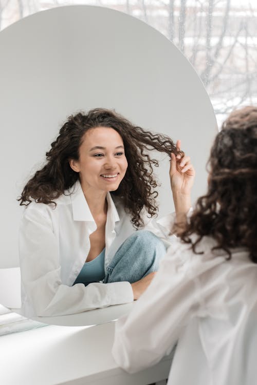 Women recognizing her own strength and herself