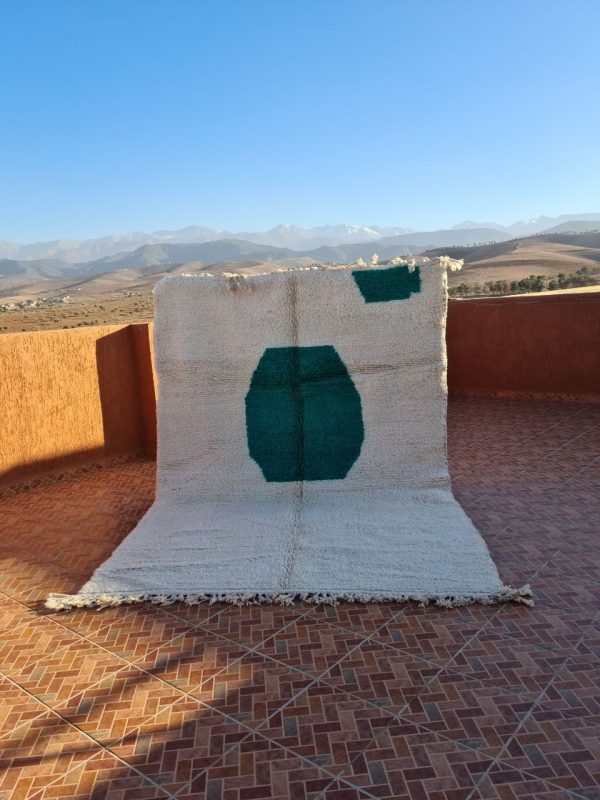 Minimalist Geometric Moroccan Rug – 3x2m, Emerald Green Accents on Ivory Base - Image 5