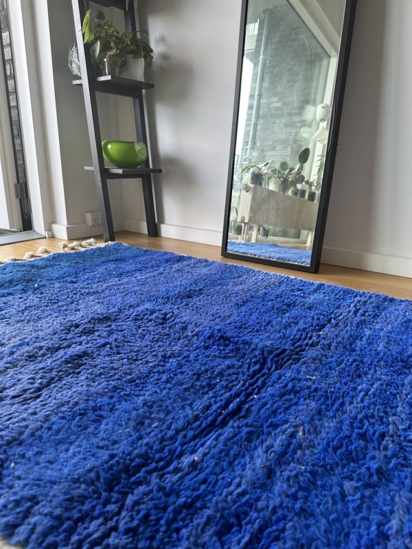 Deep Blue Base Minimalist Beni Ourain Rug - 1.5x1m, for Modern Interiors - Image 4