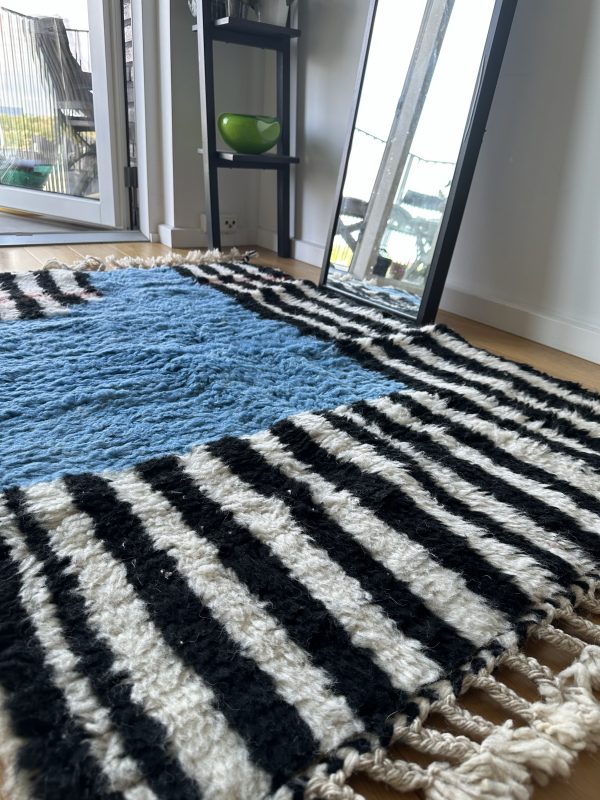 Handwoven Beni Ourain Rug, 1.5x1m - Striking Black, White, and Sky Blue