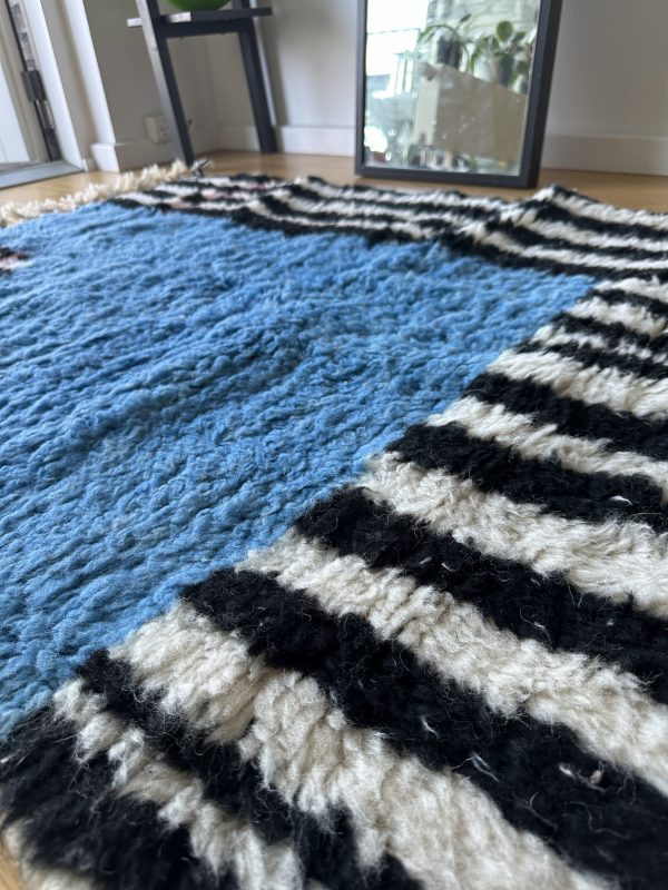 Handwoven Beni Ourain Rug, 1.5x1m - Striking Black, White, and Sky Blue - Image 3