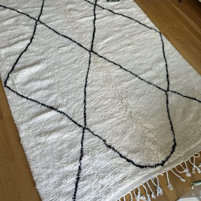 Handmade Moroccan Beni Ourain Rug – 2.5x1.5m | White with Black Patterns