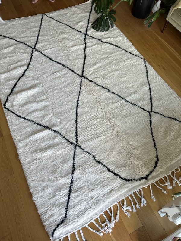 Handmade Moroccan Beni Ourain Rug – 2.5x1.5m | White with Black Patterns