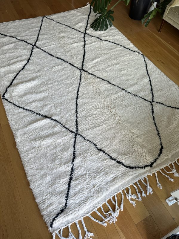 Handmade Moroccan Beni Ourain Rug – 2.5x1.5m | White with Black Patterns - Image 2