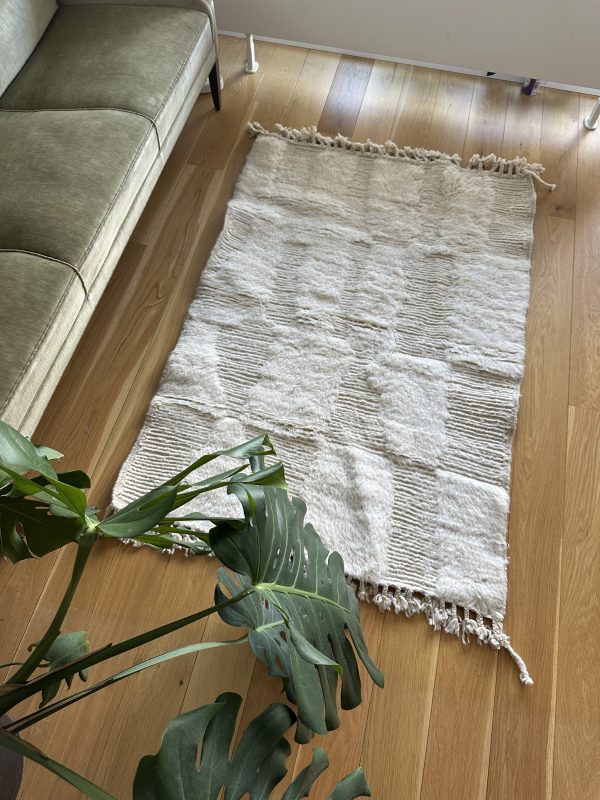 Artisan Moroccan Beni Ourain Rug - 1.5x1m, Handwoven in Timeless Ivory - Image 3