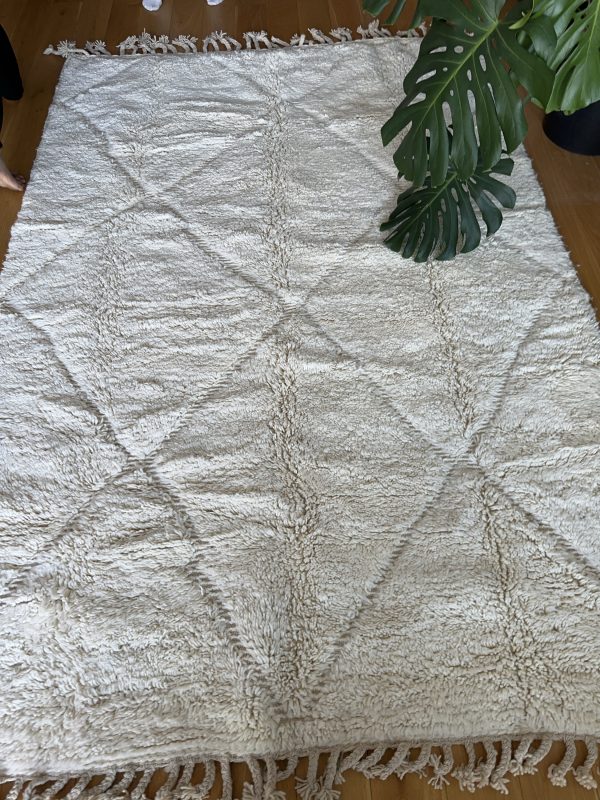 Minimalist Beni Ourain Rug - 3x2m, Soft Ivory Base with Subtle Geometric Design - Image 2