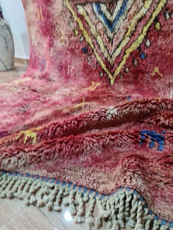 Handwoven Mrirt Rug with Vibrant Red Tones, 2.5x1.5m – Moroccan Artisan Craft - Image 4